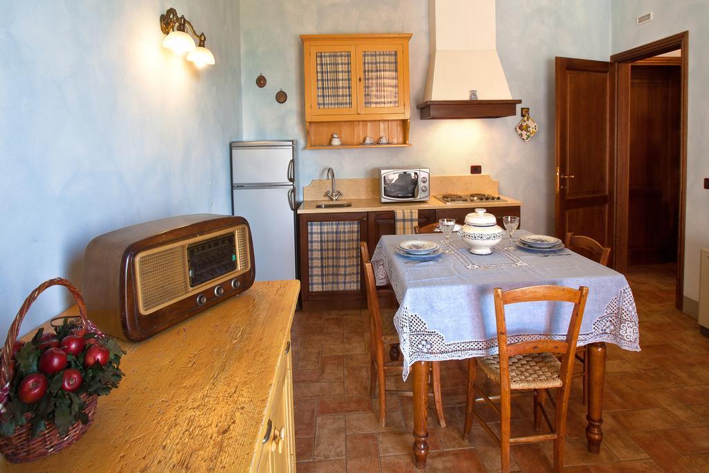 Agriturismo Borgo Vigna Vecchia Черрето-Гуїді Екстер'єр фото